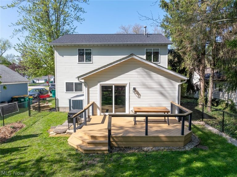8716 Blossom Drive, Mentor, OH - Photo 4