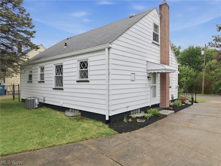 518 Spring Street, Struthers, OH - Photo 4