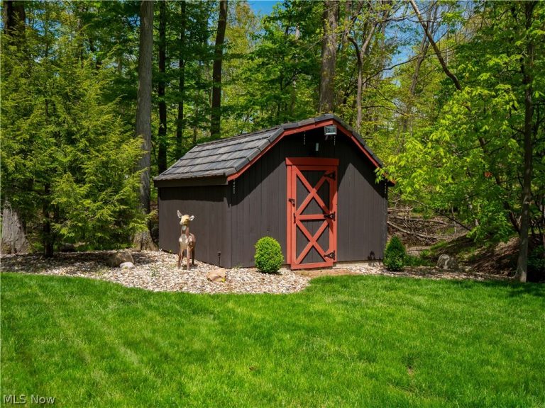 13730 Arrowhead Trail, Middleburg Heights, OH - Photo 6