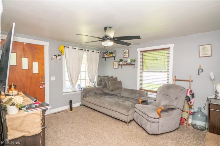 462 Fenton Avenue, Canton, OH - Photo 2