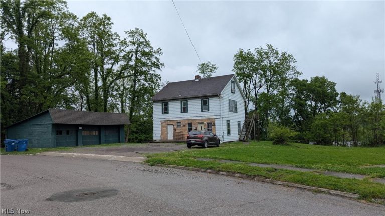 133 Parkway Street, Struthers, OH - Photo 2