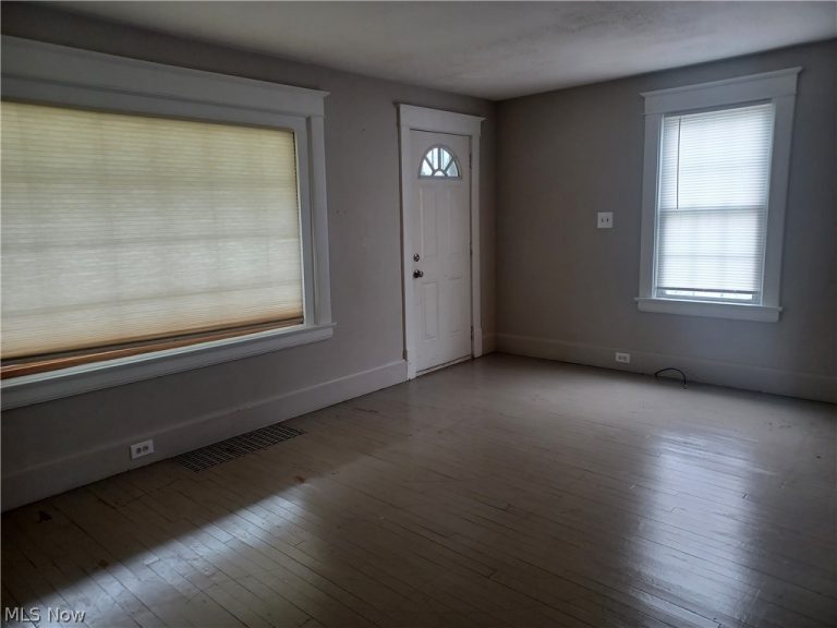 1639 Wellington Avenue, Youngstown, OH - Photo 4