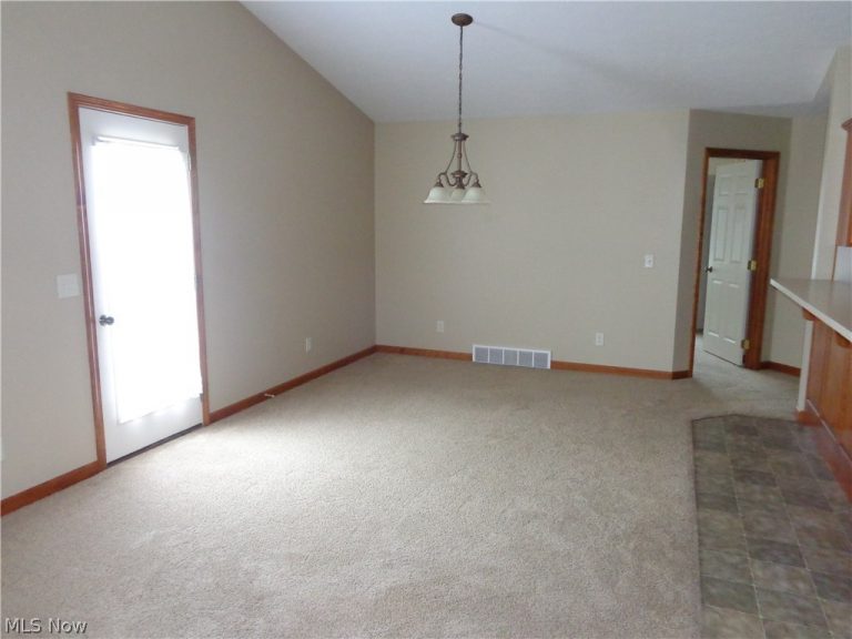 239 Aspen Drive, Dover, OH - Photo 4