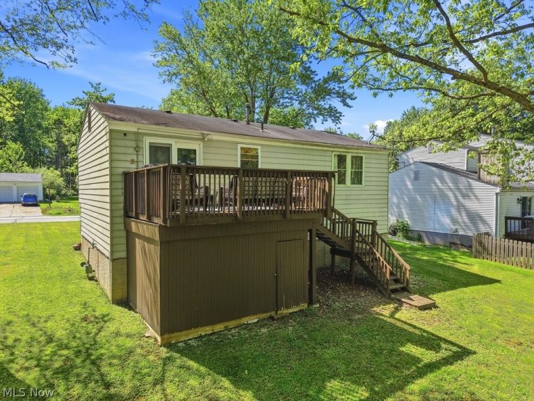 10087 Pirates Trail, Aurora, OH - Photo 2