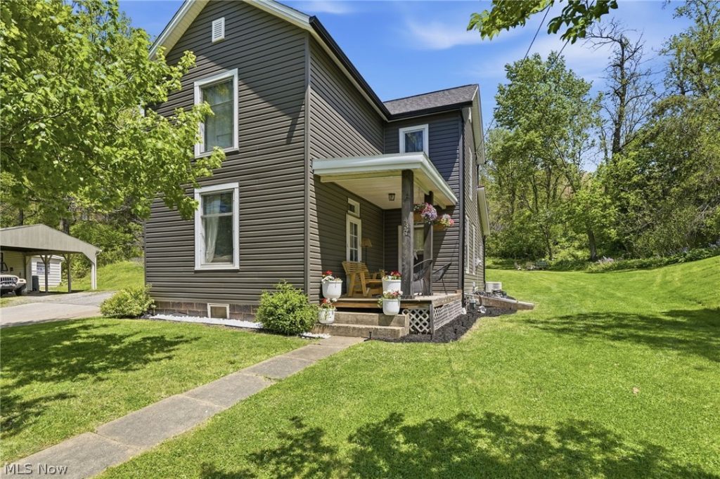 437 8th Street, Mcconnelsville, OH