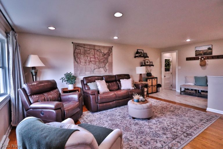 1321 Moccasin Lane, Coshocton, OH - Photo 2