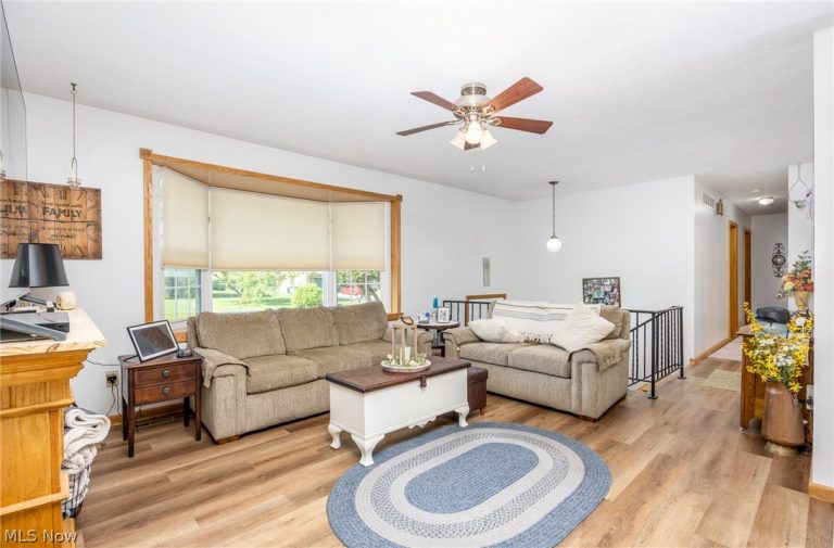 44 Teri Lane, Little Hocking, OH - Photo 8