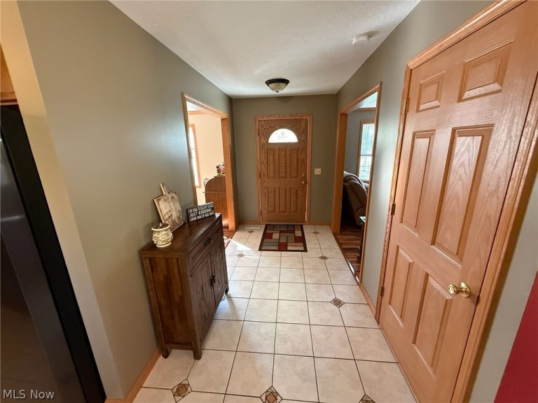8780 Jackson Street, Mentor, OH - Photo 3