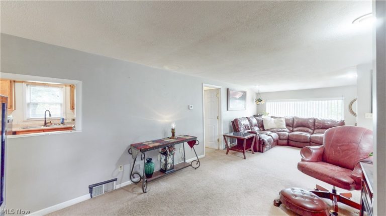 2574 South Street, Lakemore, OH - Photo 8
