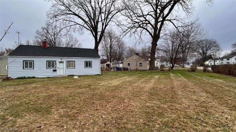 4061 Gregus Avenue, Lorain, OH - Photo 2