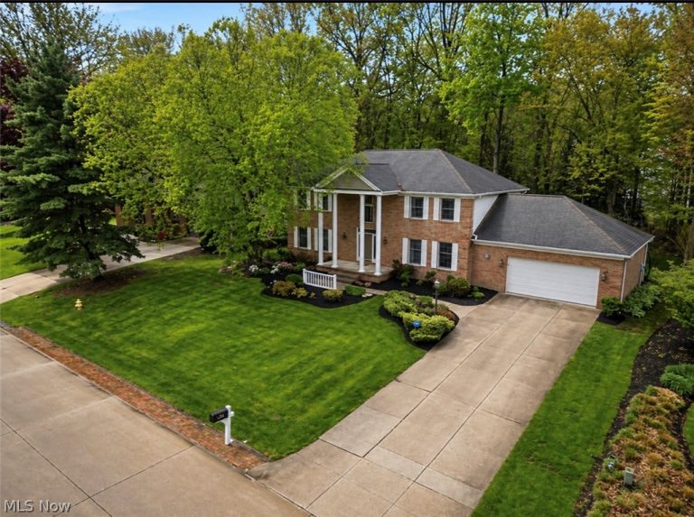 106 Lethbridge Circle, Akron, OH - Photo 2