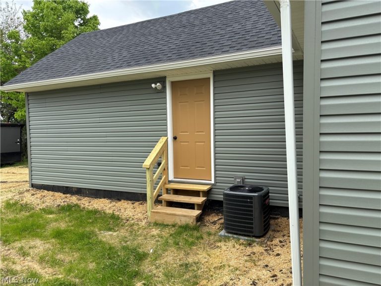1021 Clay Street, Zanesville, OH - Photo 5