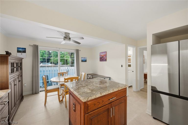 25 Commons Court, Chagrin Falls, OH - Photo 4