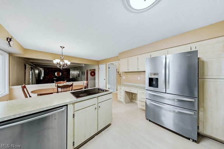 6982 Carol Drive, Independence, OH - Photo 6