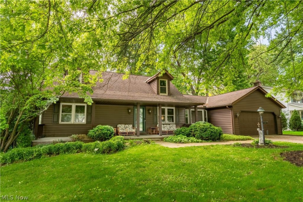 1649 Harmony Lane, North Canton, OH