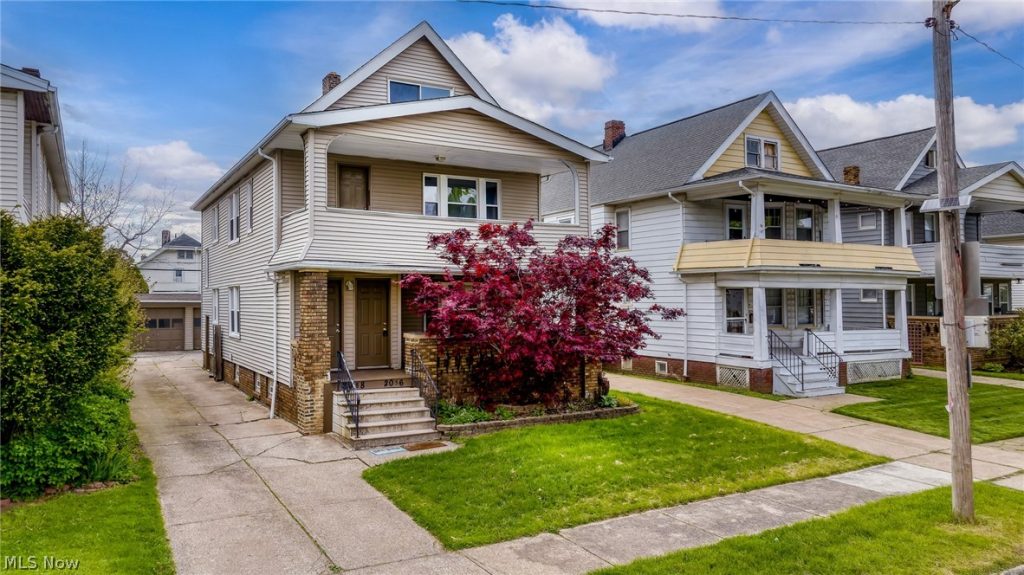 2058 Wascana Avenue, Lakewood, OH