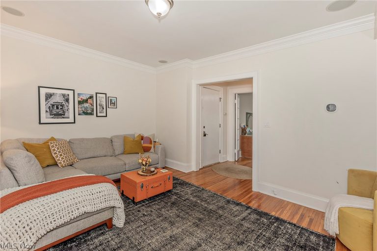2725 Hampshire Road #1, Cleveland Heights, OH - Photo 8