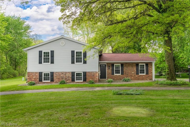 6518 Lorraine Avenue, Massillon, OH - Photo 2