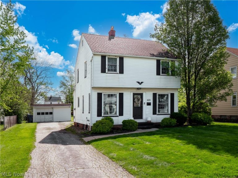 6711 Parma Park Boulevard, Parma Heights, OH - Photo 2