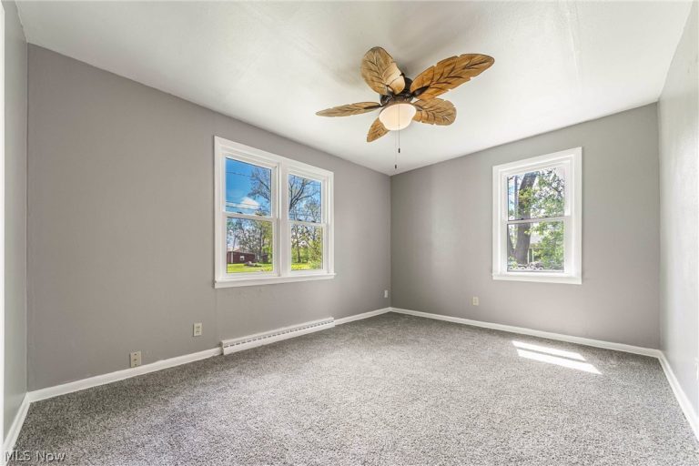 380 Broadway Street, Amherst, OH - Photo 8