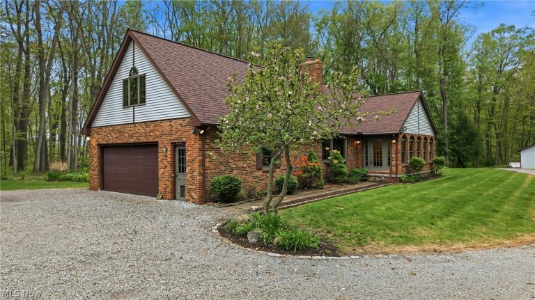 13689 Beard Road, New Springfield, OH - Photo 2