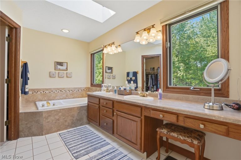 6394 Meadowbrook Drive, Mentor, OH - Photo 8