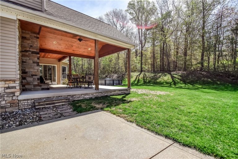 8075 Rainbow Drive, Concord Twp, OH - Photo 3