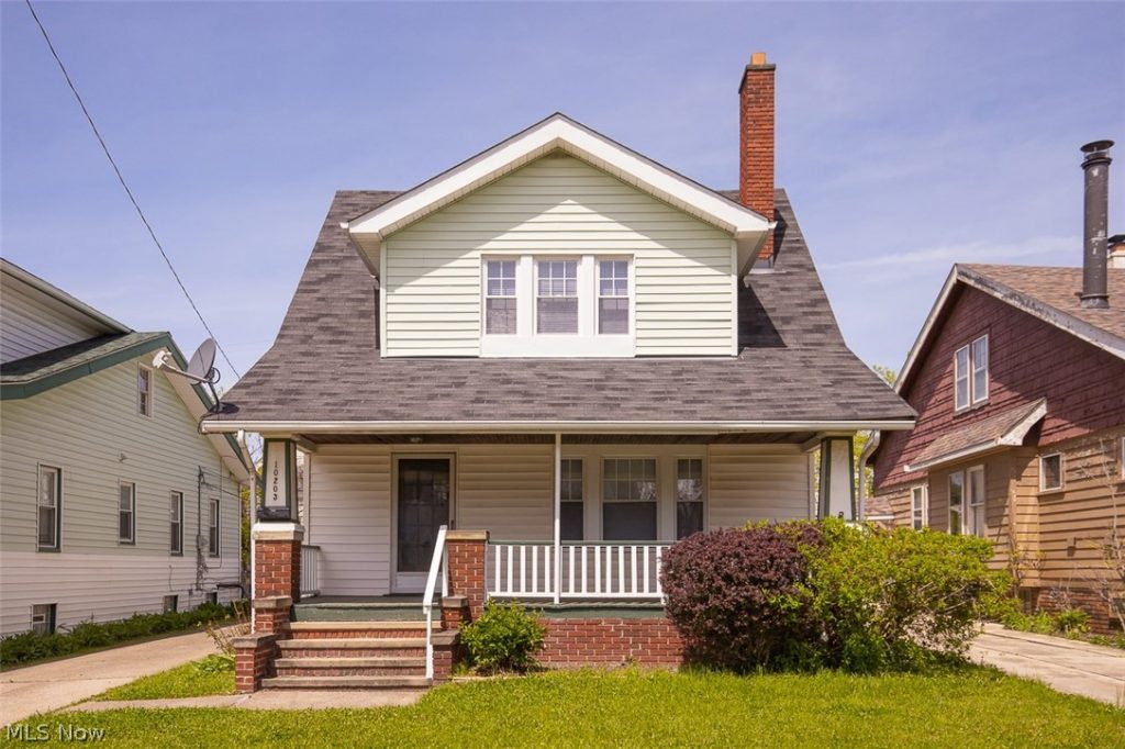 10203 Greenview Avenue, Garfield Heights, OH