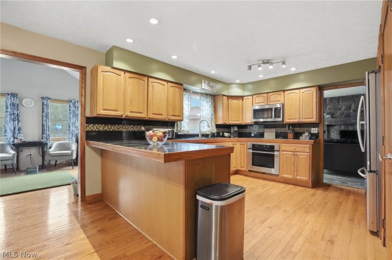 2697 Newton Tomlinson, Newton Falls, OH - Photo 4