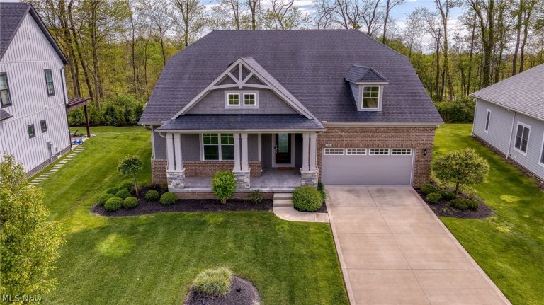 116 Orange Lake Drive, Orange Village, OH - Photo 4