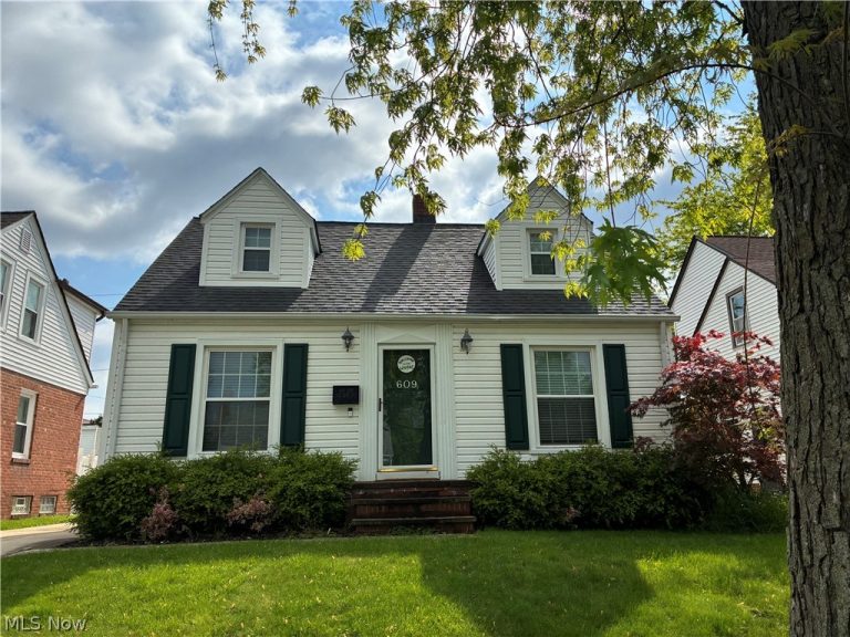 609 Kensington Road, Rocky River, OH - Photo 2