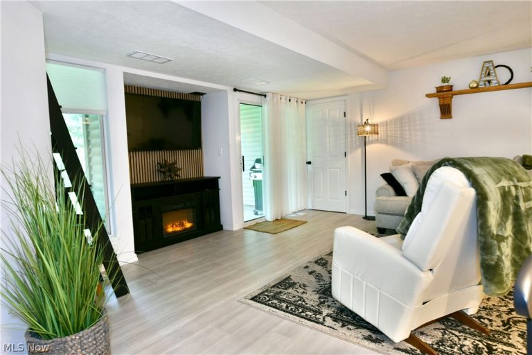 991 Powers Avenue #4, Youngstown, OH - Photo 6