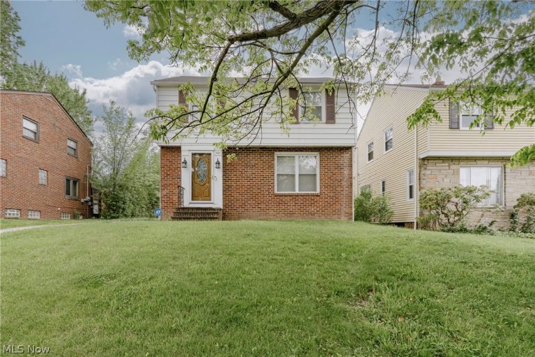 1830 Beverly Hills Drive, Euclid, OH - Photo 2