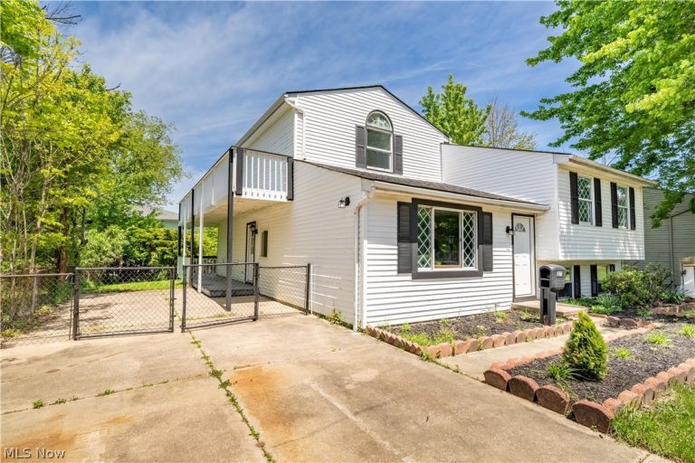 1271 Carol Drive, Kent, OH - Photo 3