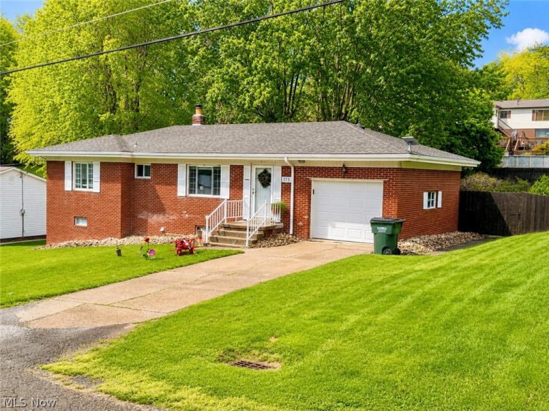 113 Stuart Drive, Wintersville, OH - Photo 2