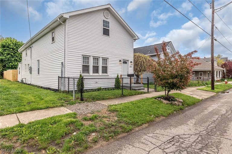 3229 52nd Street, Cleveland, OH - Photo 2