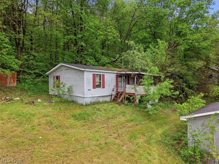 46149 Walnut Street, Rogers, OH - Photo 5