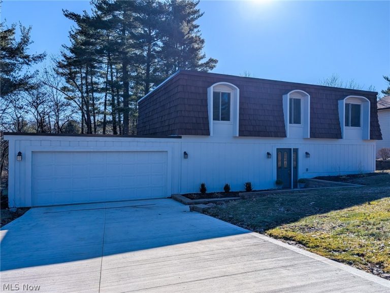 9411 Barr Road, Brecksville, OH - Photo 2