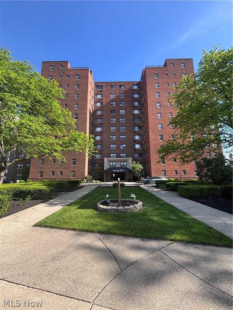 11720 Edgewater Drive #1007, Lakewood, OH, 44107