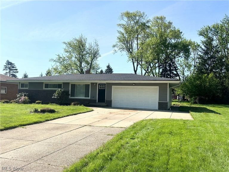 244 Starlight Drive, Seven Hills, OH, 44131