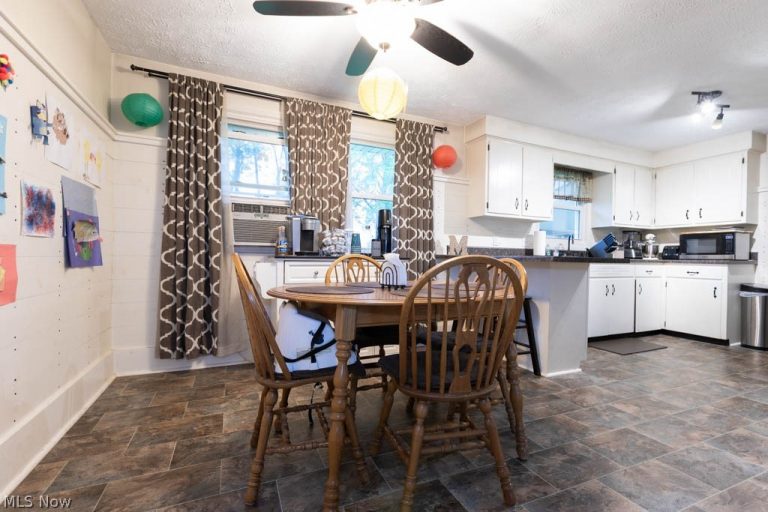 1094 Desert Street, Uniontown, OH - Photo 6