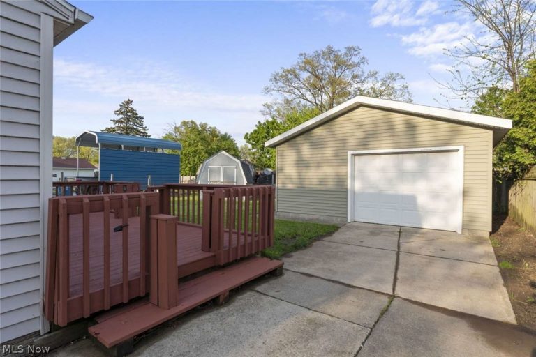 3917 Seneca Avenue, Lorain, OH - Photo 4