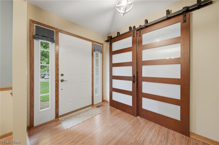 8714 Billendon Circle, North Canton, OH - Photo 4