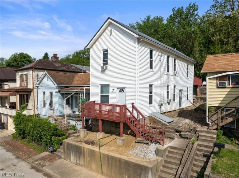 715 Zane Highway, Martins Ferry, OH - Photo 3