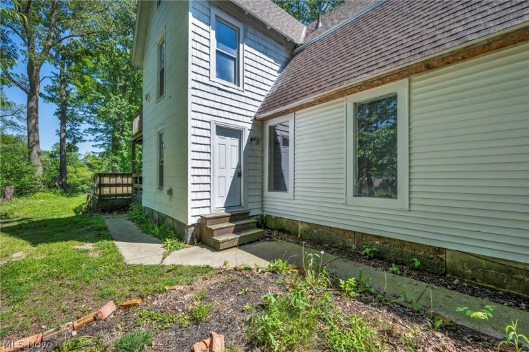 1004 East Avenue, Elyria, OH - Photo 8