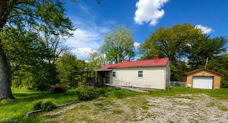 1405 Military Road, Zanesville, OH, 43701
