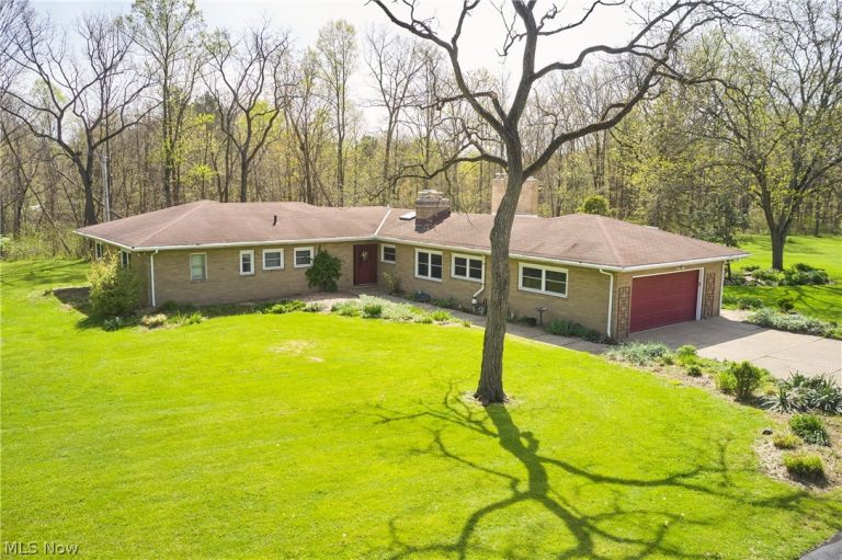3288 Spring Valley Road, Akron, OH, 44333