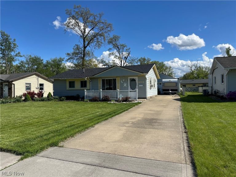 2014 Homewood Drive, Lorain, OH - Photo 2