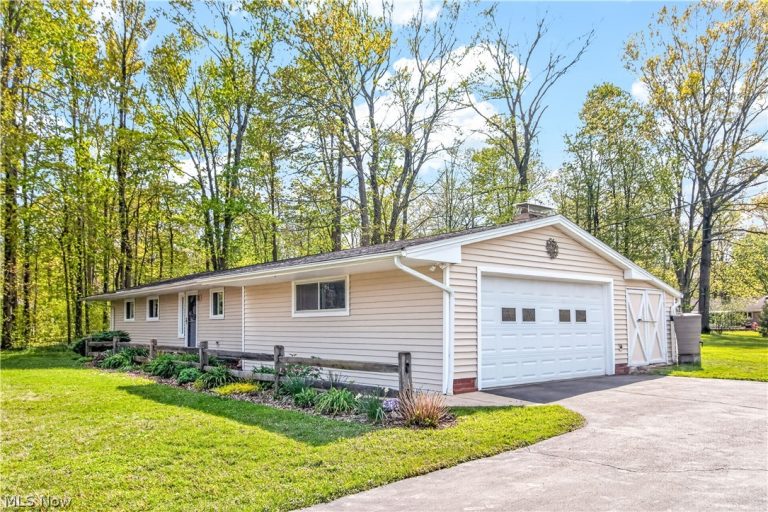 12808 Wellswood Trail, Chesterland, OH - Photo 2