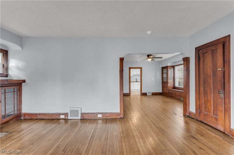 11913 Buckingham Avenue #1/DN, Cleveland, OH - Photo 6